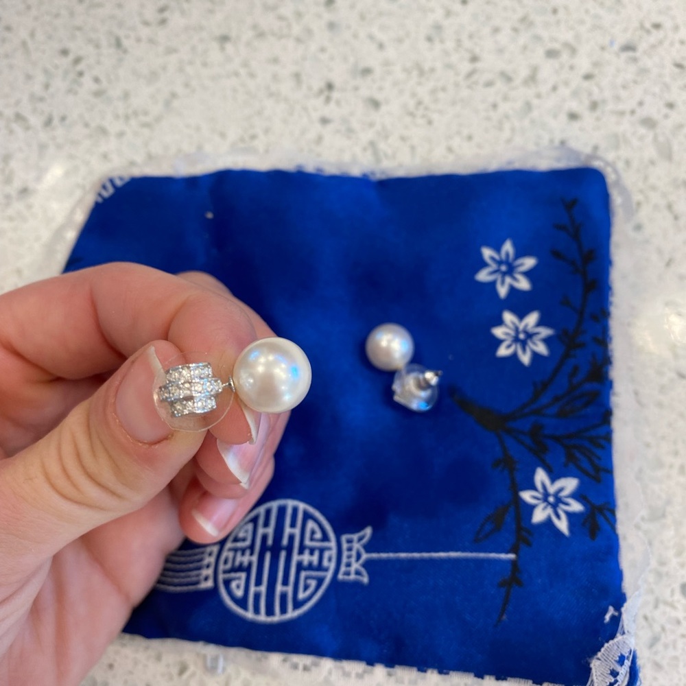 Swarovski dangly pearl earrings - Picture 3 of 4